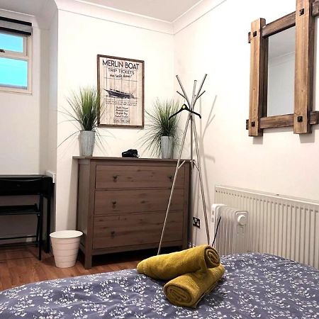 Aldgate Rooms London Bagian luar foto