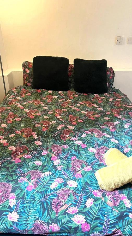Aldgate Rooms London Bagian luar foto