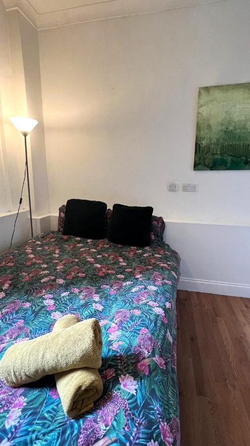 Aldgate Rooms London Bagian luar foto
