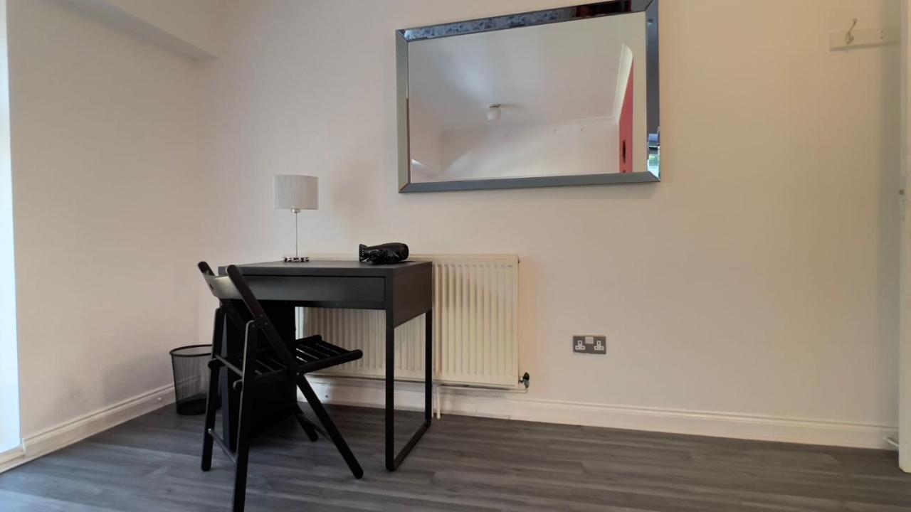 Aldgate Rooms London Bagian luar foto