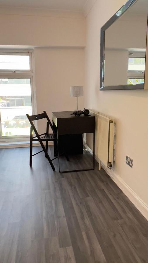 Aldgate Rooms London Bagian luar foto