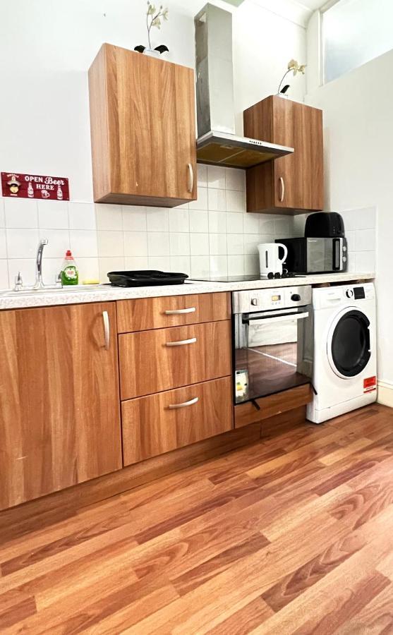 Aldgate Rooms London Bagian luar foto