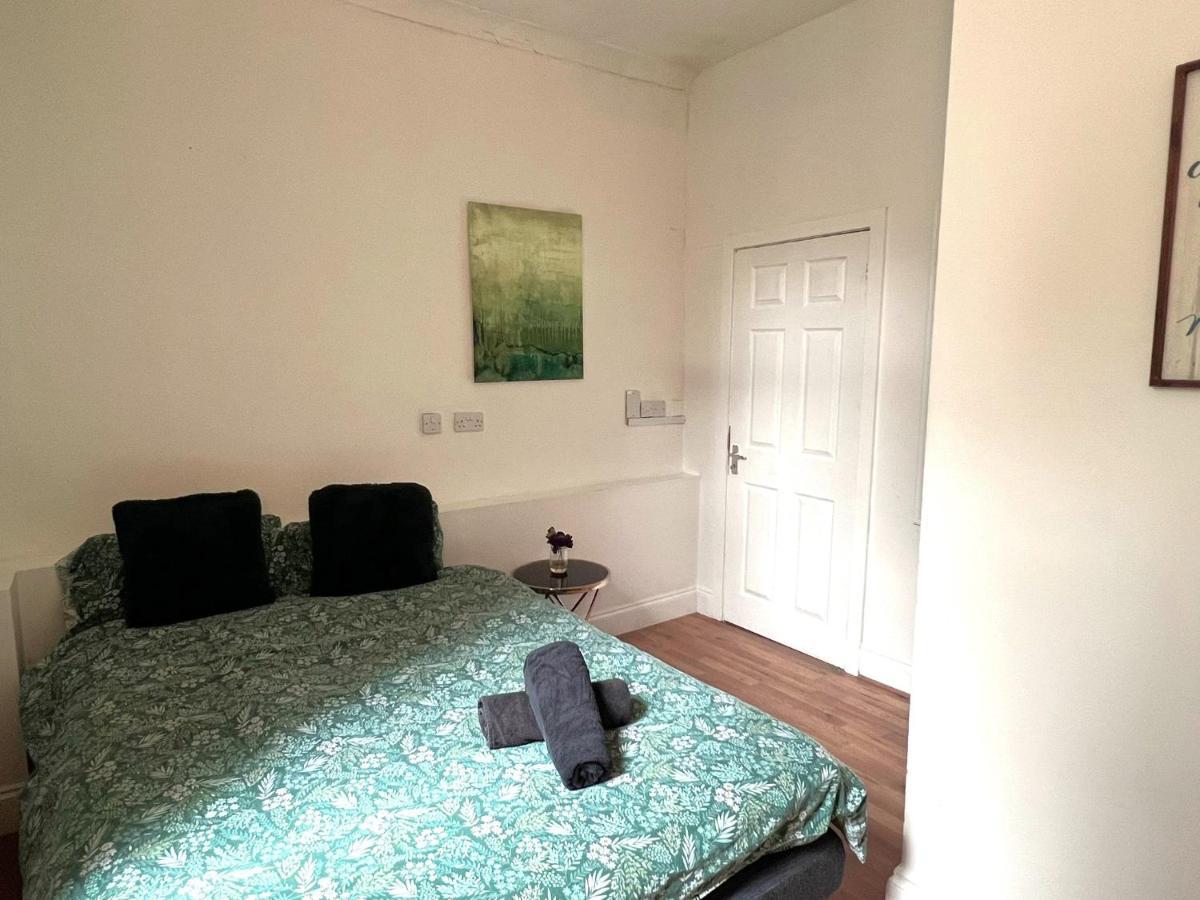 Aldgate Rooms London Bagian luar foto