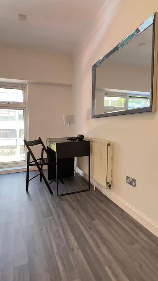 Aldgate Rooms London Bagian luar foto