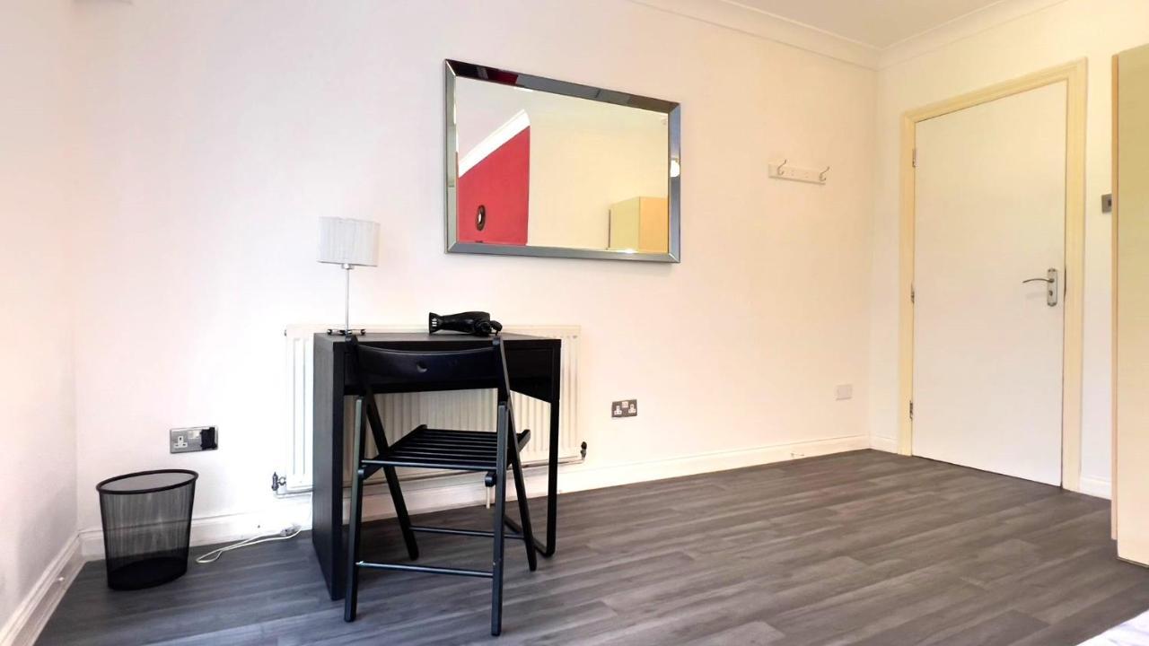Aldgate Rooms London Bagian luar foto