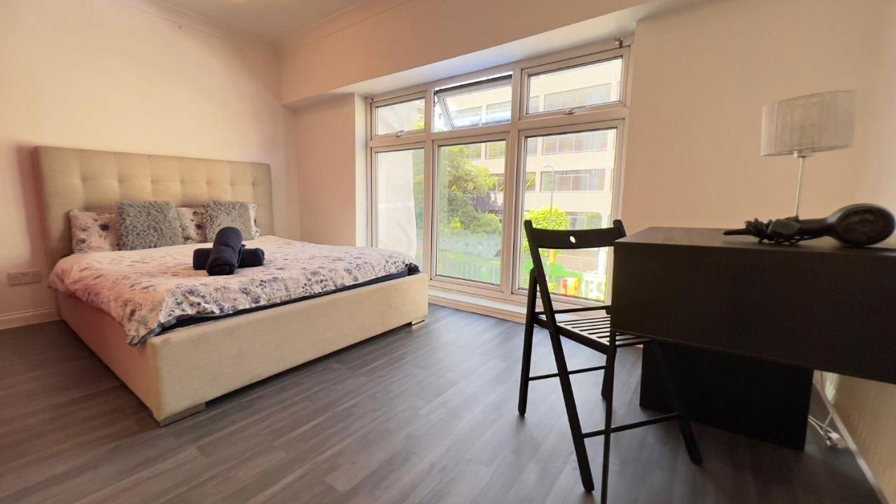 Aldgate Rooms London Bagian luar foto