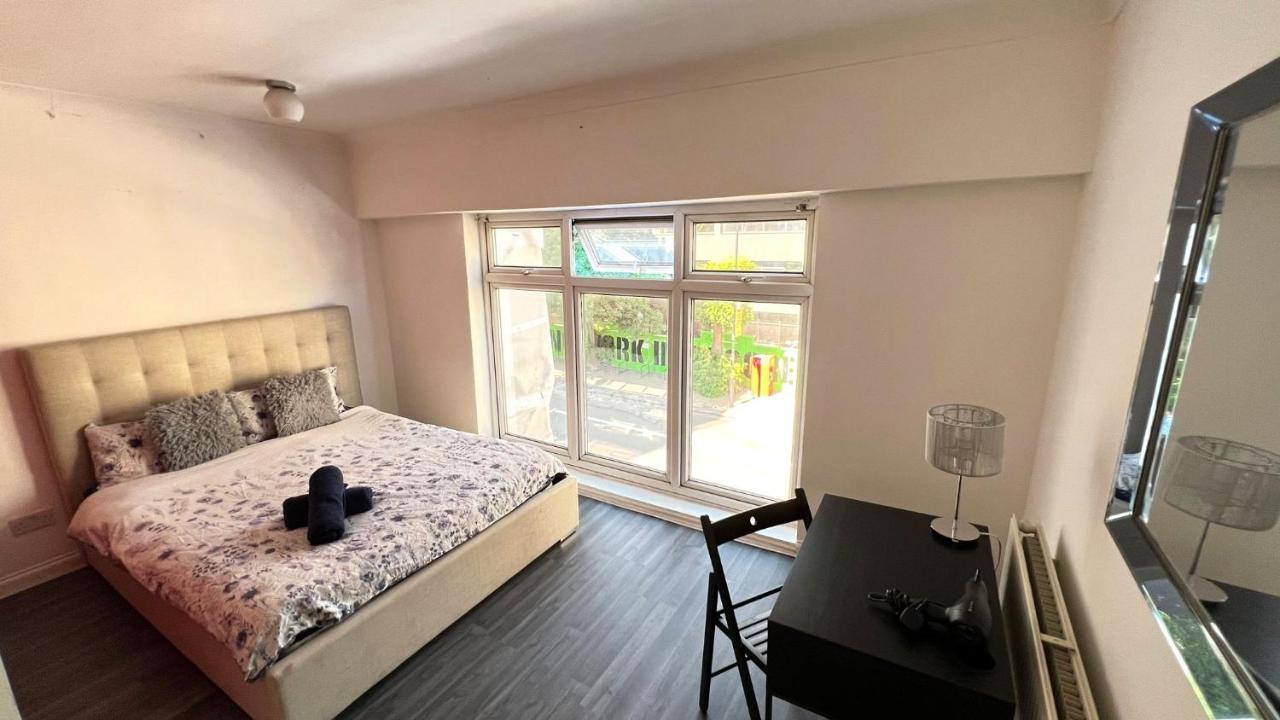 Aldgate Rooms London Bagian luar foto