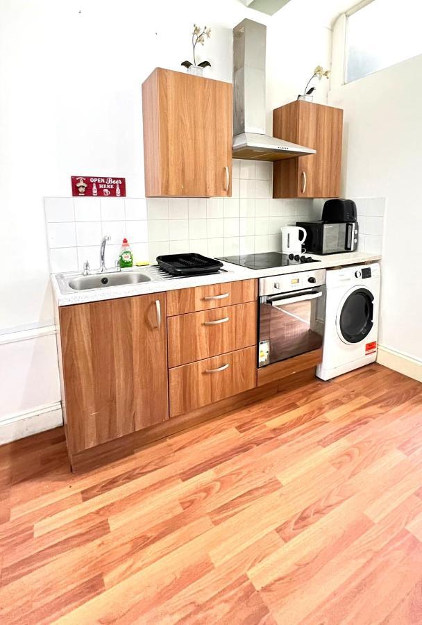 Aldgate Rooms London Bagian luar foto