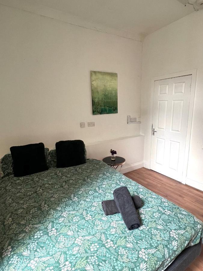 Aldgate Rooms London Bagian luar foto