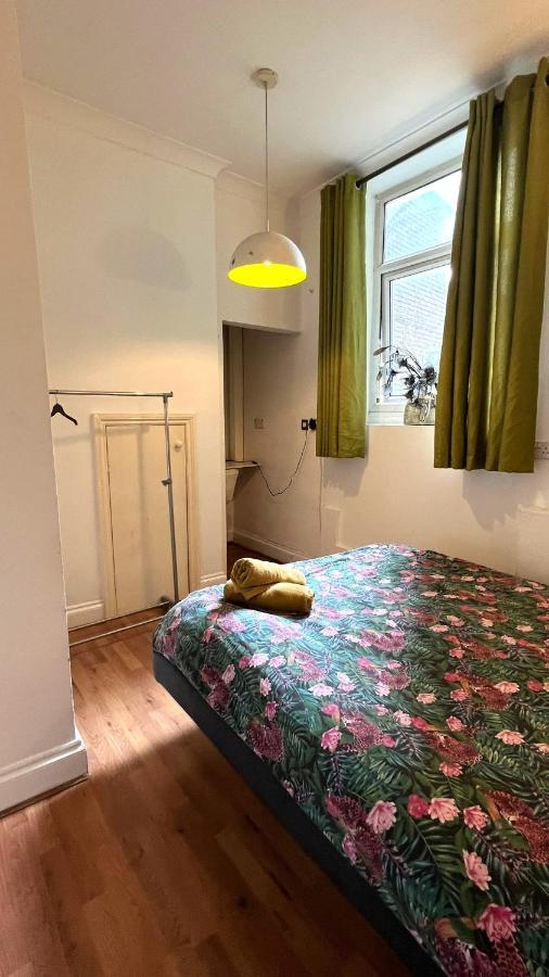 Aldgate Rooms London Bagian luar foto