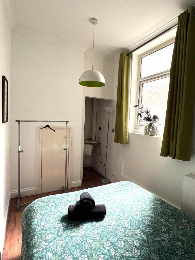 Aldgate Rooms London Bagian luar foto
